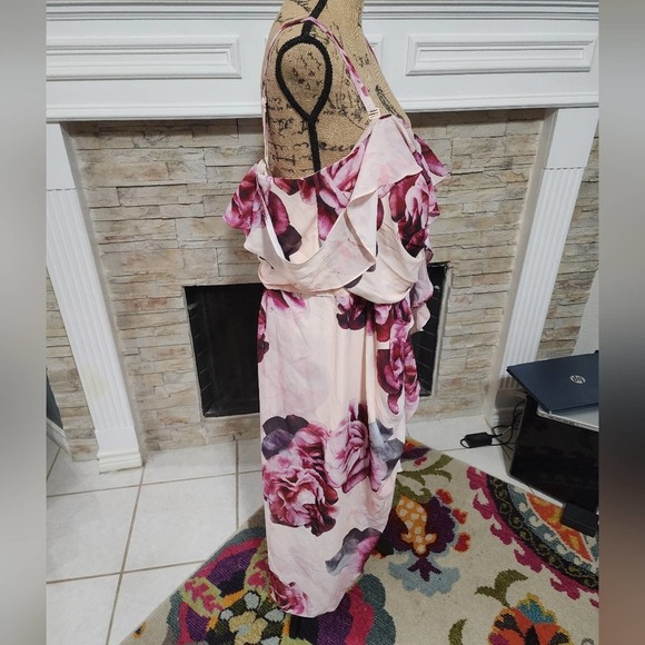 CITY Chic Plus Size Vintage‎ Blooms Va Va Voom Dress plus size XL 22 NEW - Picture 5 of 7